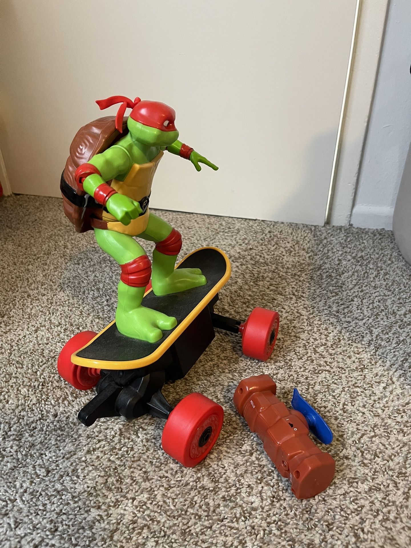 Ninja Turtle Raphael Large Remote Skateboarder