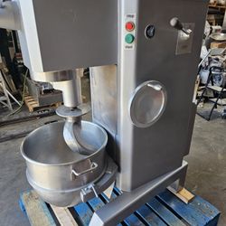 
Univex SRM60 60 qt Planetary Mixer - Floor Model, Pizza, Bakery, 3 hp 208-240v 3ph, with Stainless Steel Bowl, Dough Hook.Mew flat Beater