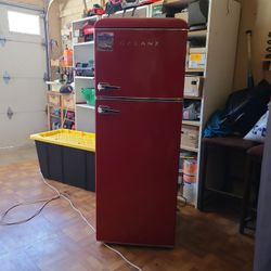Galanz 7.1 Cu Mini Fridge 