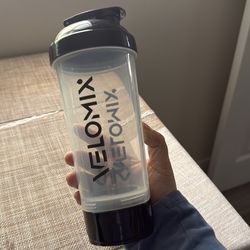 Blender cup with type C charging charger, not included pick up only!!