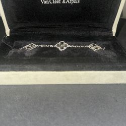 van cleef and arpels bracelet