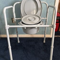 Stable Portable Comode With Potty Bucket, New…