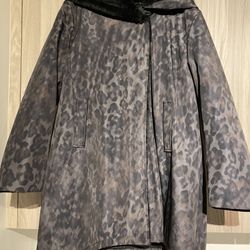 women's khaki short coat with faux fur inside, Size XL