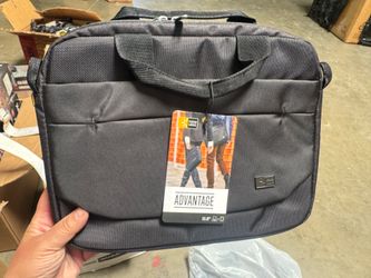 Case LogicAdvantage Carrying Case for 11.6" Laptop Black make offer for bulk pickup
