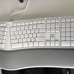 Macally Ergonomic Wired Keyboard (White)