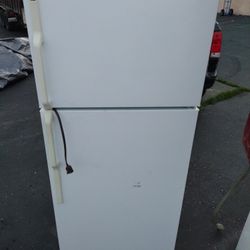 Refrigerator Works Really Good Delivery 🚚