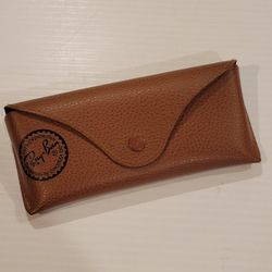 Ray-Ban faux leather sunglasses eyeglasses case brown 0305. Pre-owned, 
very good shape - please see photos for details. Will fit medium size 
glasses