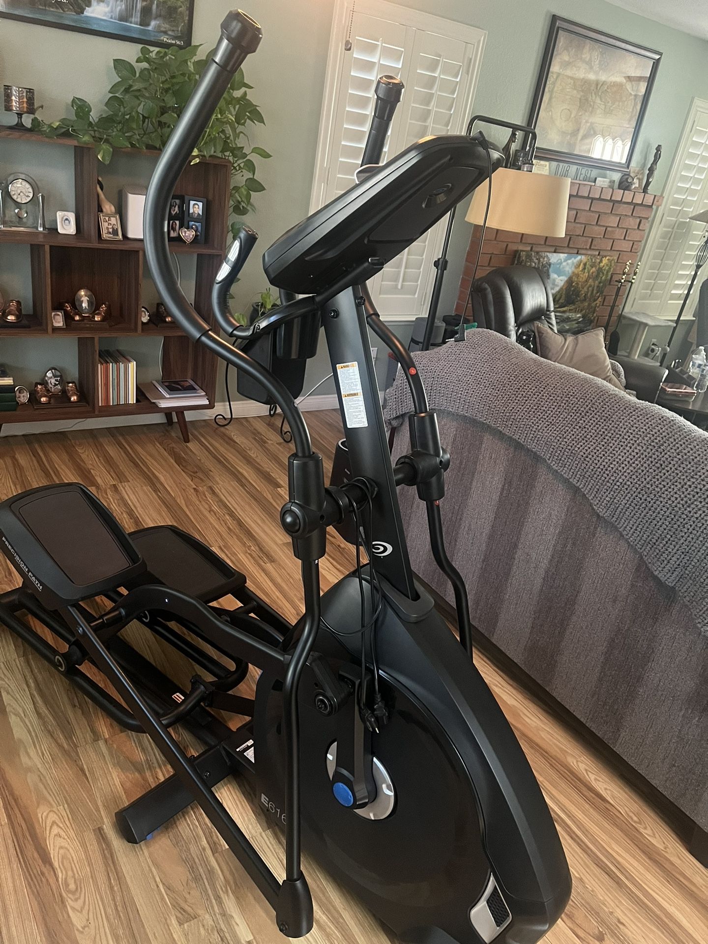 Nautilus E616 Elliptical, Black