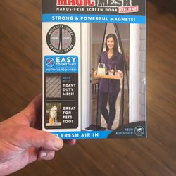 Magic Mesh Hands-free Screen Door 