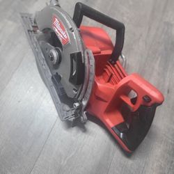 Milwaukee
M18 FUEL 18V Lithium-Ion Cordless 7-1/4 in. Rear Handle Circular Saw (Tool-Only)