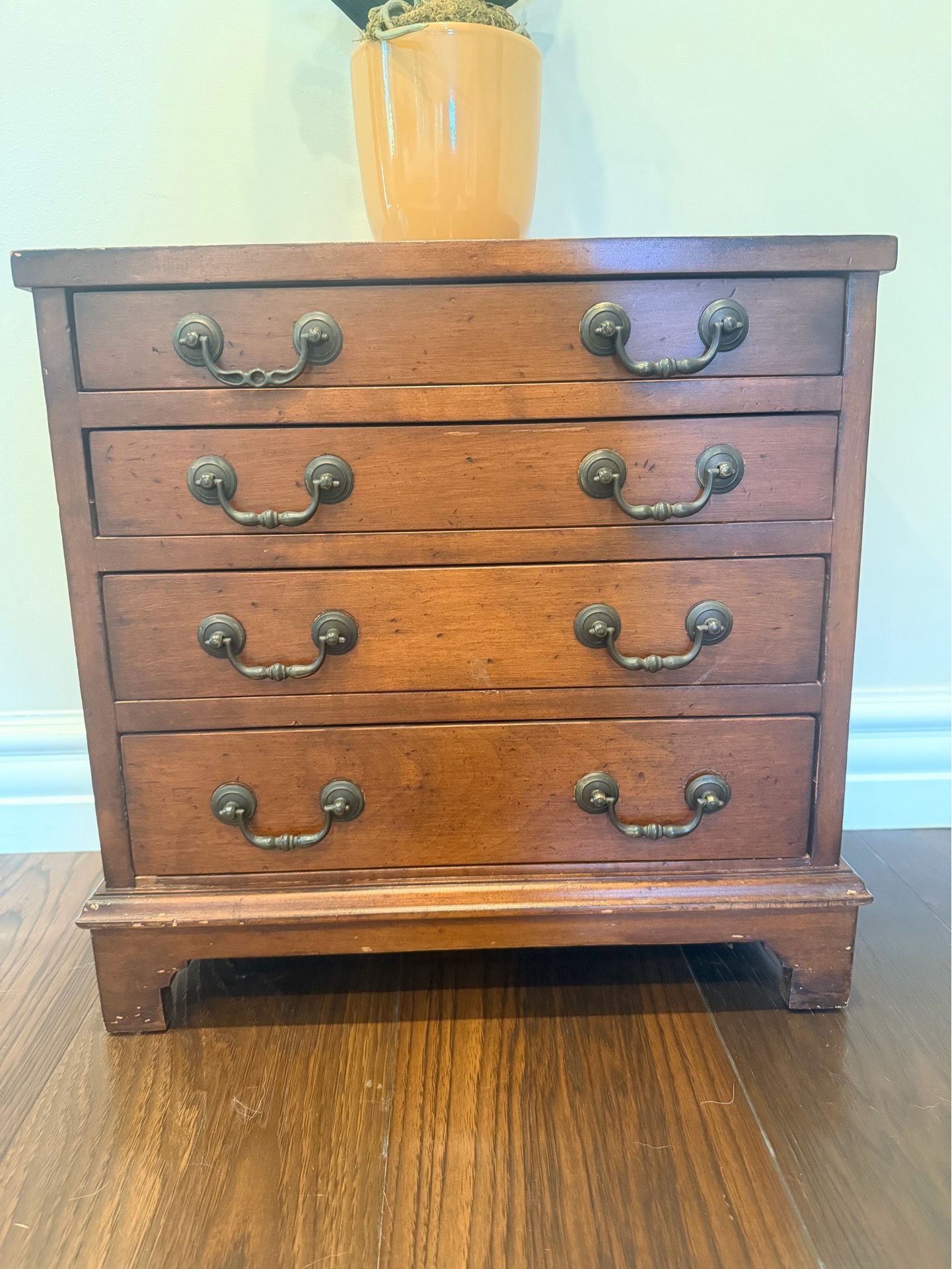 Antique chest of drawers