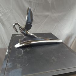 Packard 1948-50 Swan Emblem 