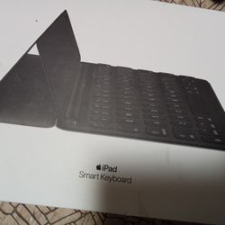 (New) Ipad Smart Keyboard 