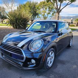 2016 mini Cooper (Clean title)