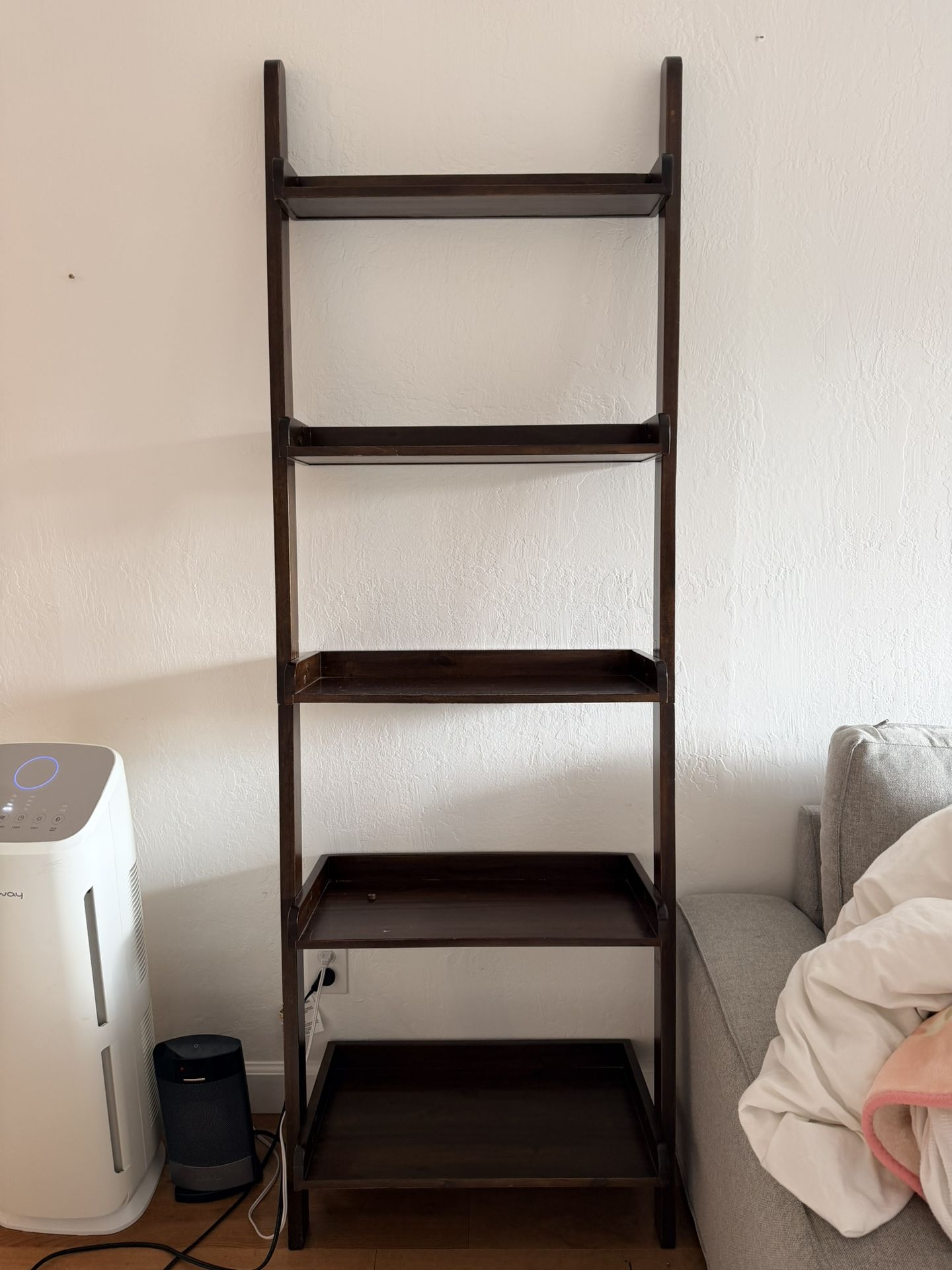 Shelf In Great Condition