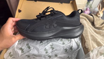 Under Armour UA Assert 11