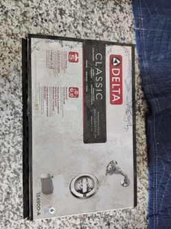 Delta classic shower head and faucet bathtub fixture 134900-A