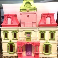 Fisher Price Loving Family Dollhouse Mansion w/ Furniture, Dolls