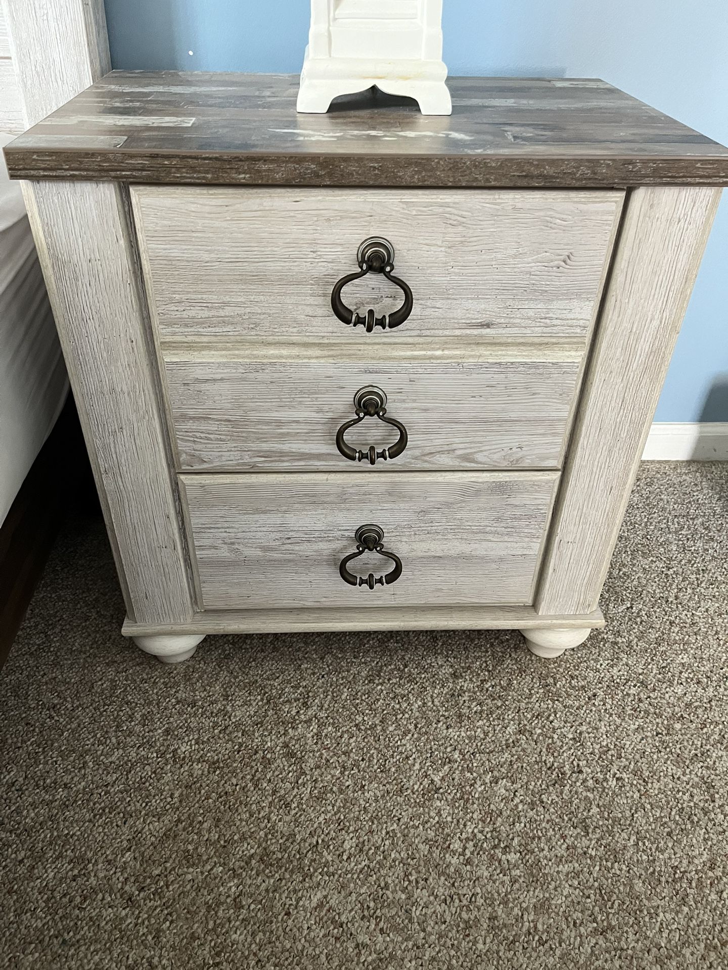 Bedroom Furniture Set
