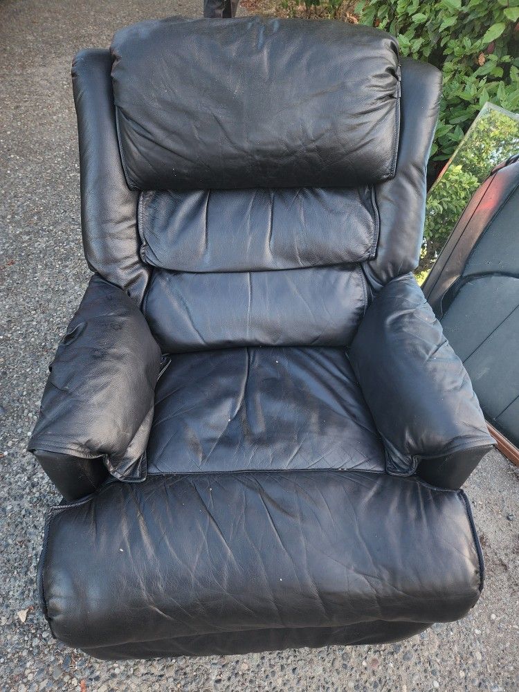 (FREE) Black Leather Barca Lounger Recliner