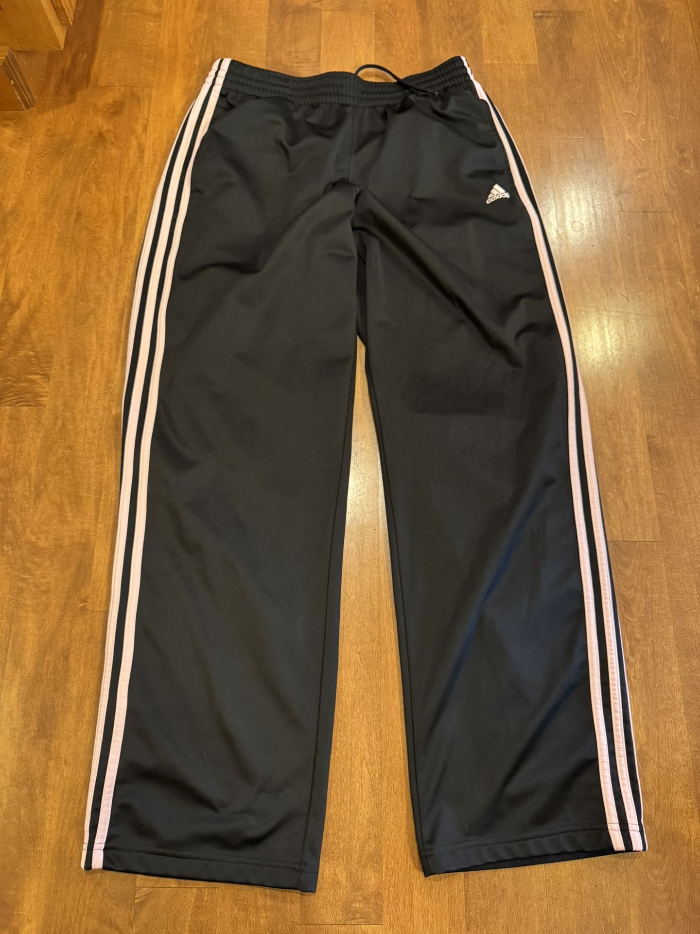 Woman’s Adidas joggers size large shipping available