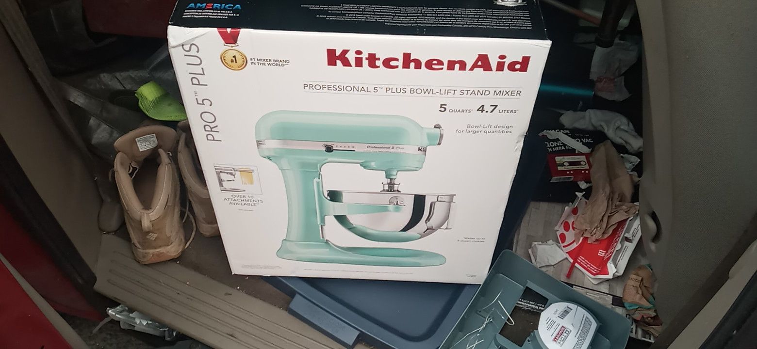 Kitchen-aid 5q mixer