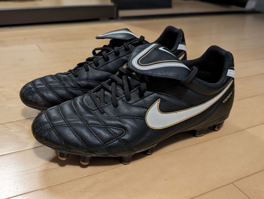 Nike Tiempo Legend III Soccer Cleats - Size 9.5
