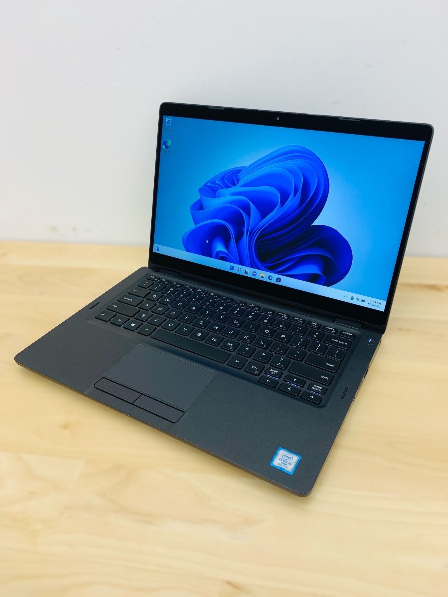 Dell i5 vPro 2-in-1 Full HD touchscreen laptop / Windows 11 Pro / SSD 256 / RAM 16GB / Camera / Antivirus / HDMI / Bluetooth / WiFi / USB C / Backlit