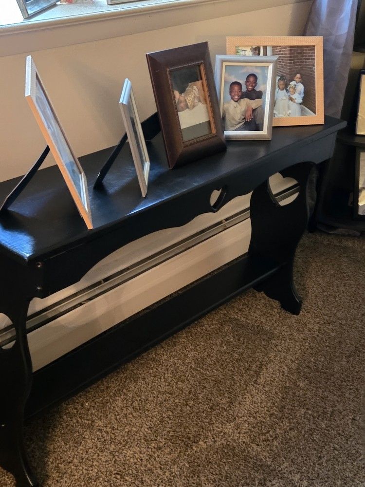 Tables Stand