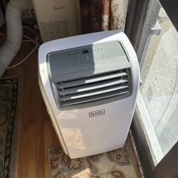 Portable Air Conditioner/ Heater 