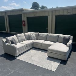 FOR SALE: Ashley Dellara 4-Piece Sectional Sofa – Excellent Condition!