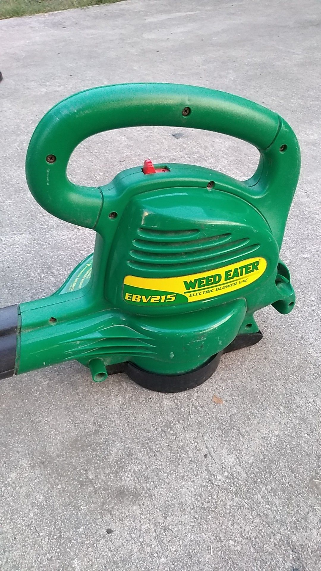 Weed eater ebv215 electric blower& vac for Sale in San Antonio, TX