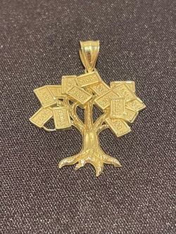 10 KARAT GOLD PENDANT