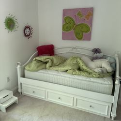 Girls Bedroom Furniture Set 
