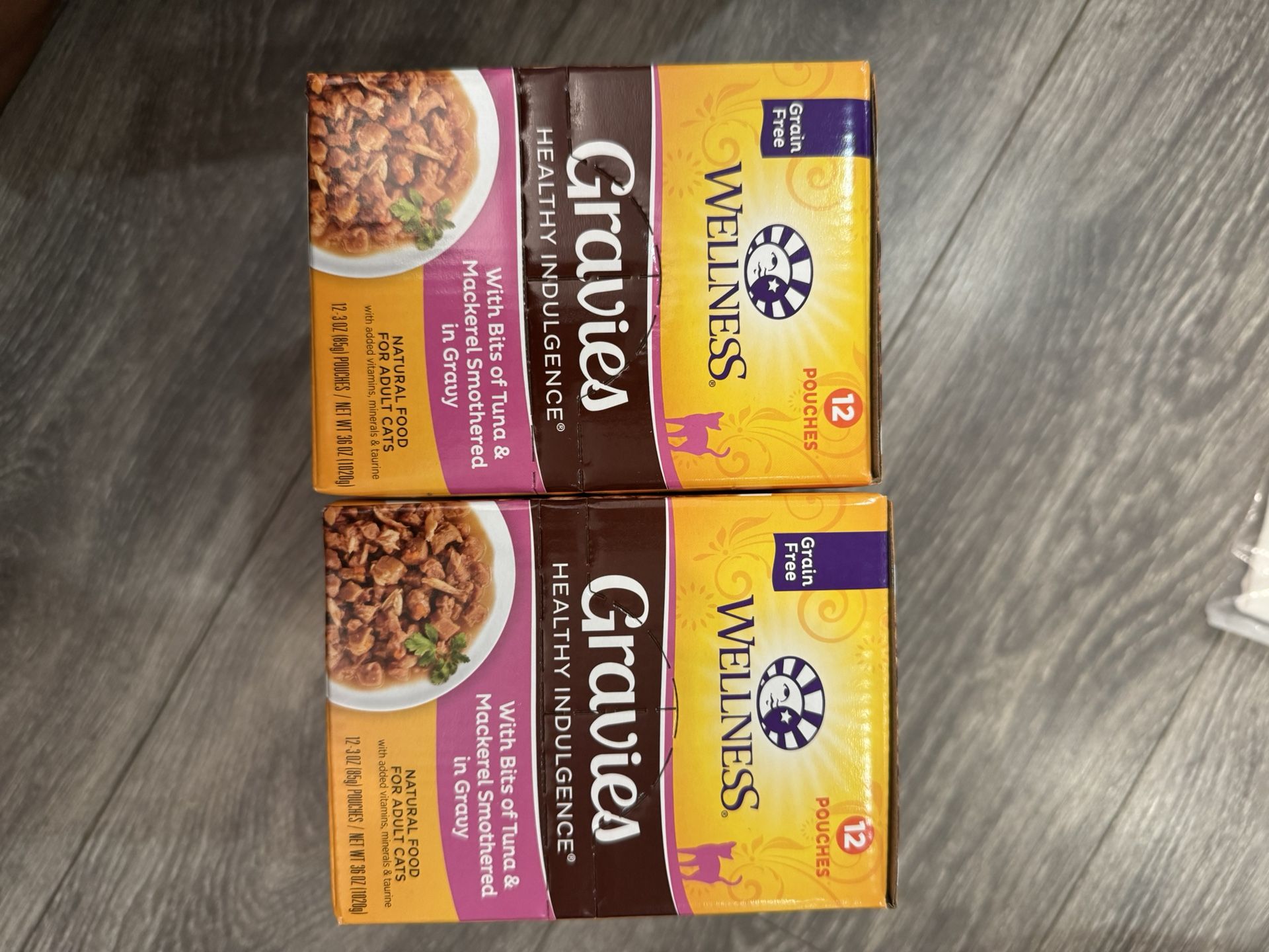 Wellness Healthy Indulgence Natural Grain Free Gravies with Tuna & Mackeral in Gravy Wet Cat Food, 3 oz., Case of 12, 12 X 3 OZ