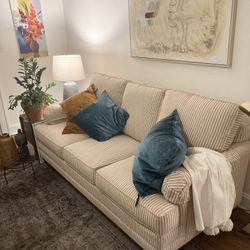 Sturdy Immaculate Bassett Sofa