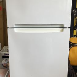 Whirlpool 11 Cu Ft Fridge Rarely Used