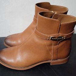 Michael Kors FINLEY Luggage Flat Bootie Ankle Boots Shoes - 7M