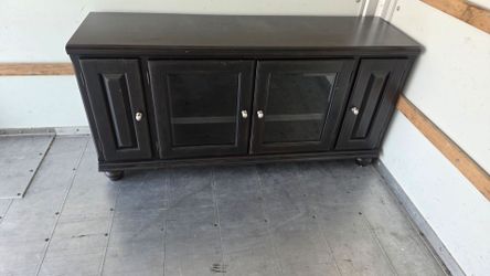 Entertainment center