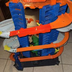 Ultimate Garage Hot Wheels 