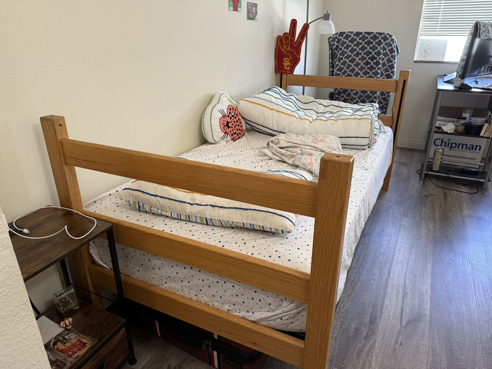 Wooden Bedframe TwinXL / Twin Size