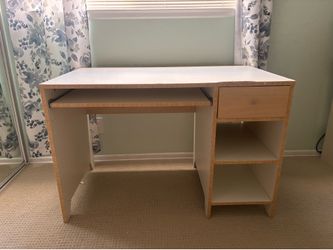 Free Desk 43.5 x 23.5 x 28.5 (LxWxH)