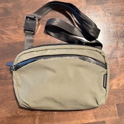 Alpaka Sling Bag 