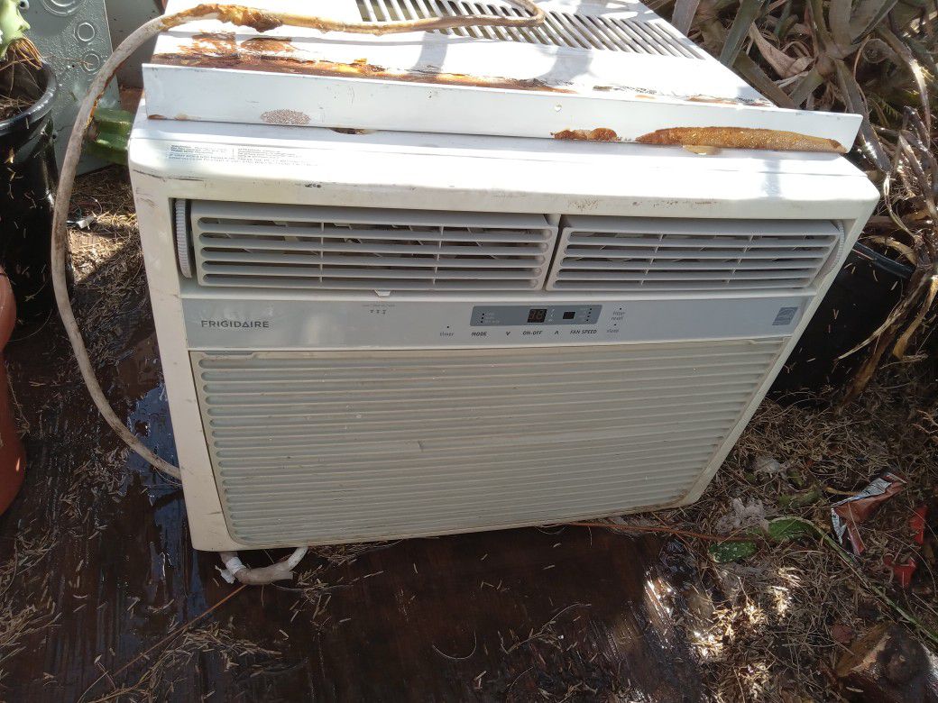 AC UNIT DIFFERENT SIZES JUST A FEW LEFT WITH WARRANTY CHECK THEM OUT WINDOW UNITS AC UNITS