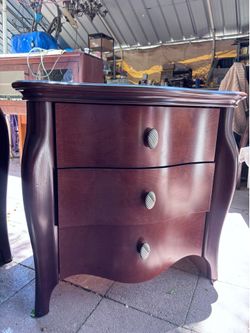 Curved Front 3- Drawer