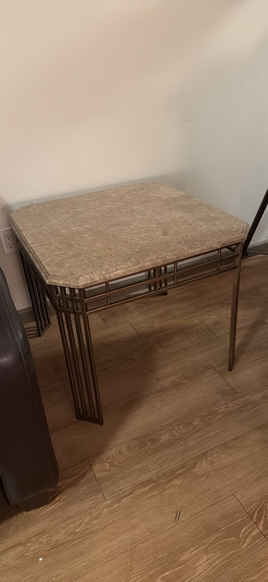 📍 Marble End Table – Heavy, Solid – Modern Metal Base (Excellent Condition)