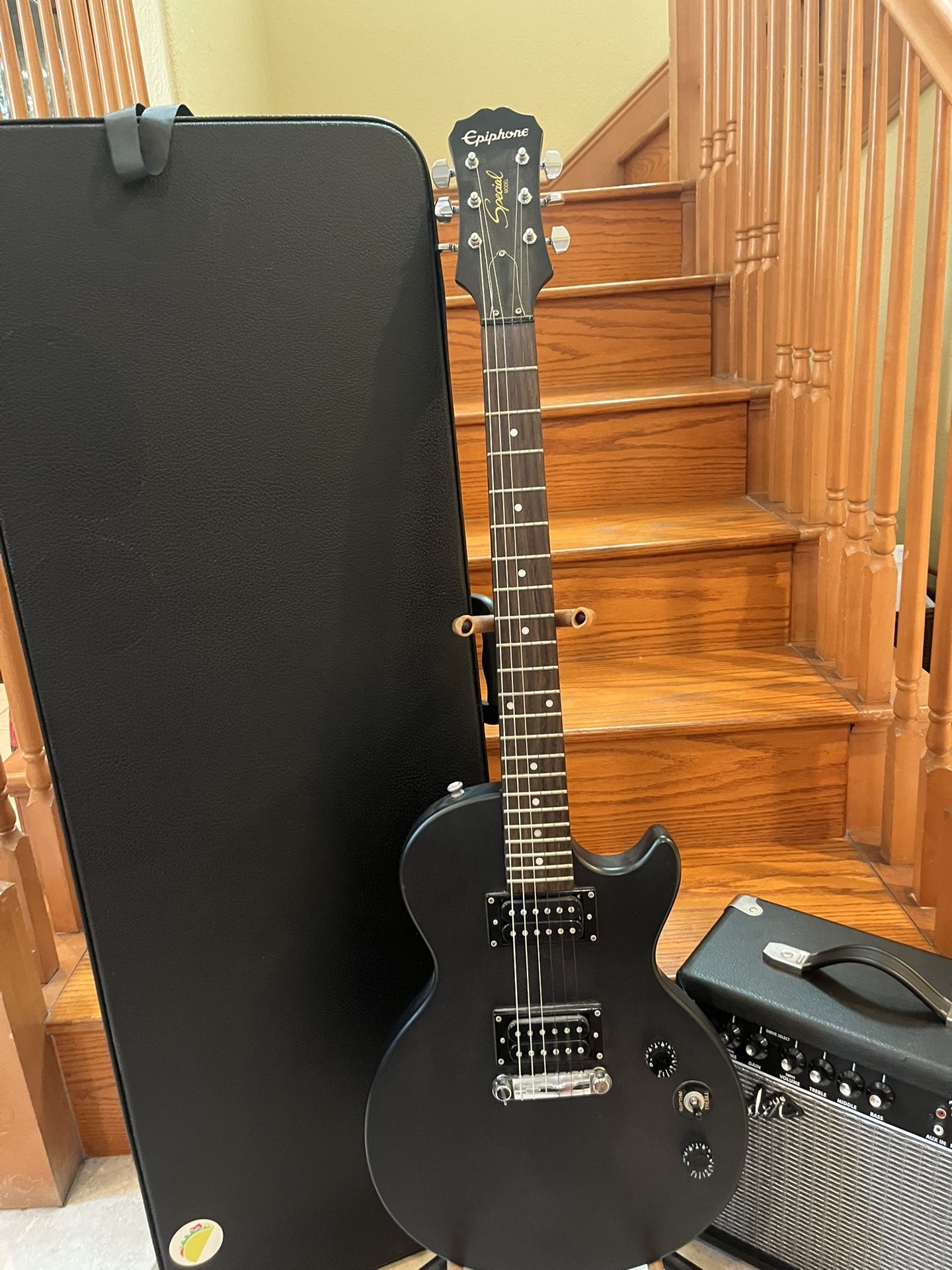 Epiphone Les Paul W/ Hardshell Case, Fender Amp