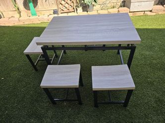 Dining table. Size on last Pic $100