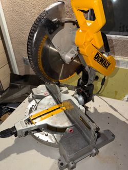 DEWALT- CHOP SAW