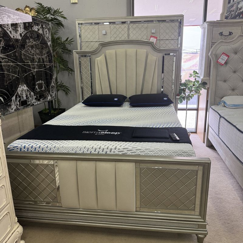 Platinum Queen Uph. Panel Bed and Dresser / 2pc